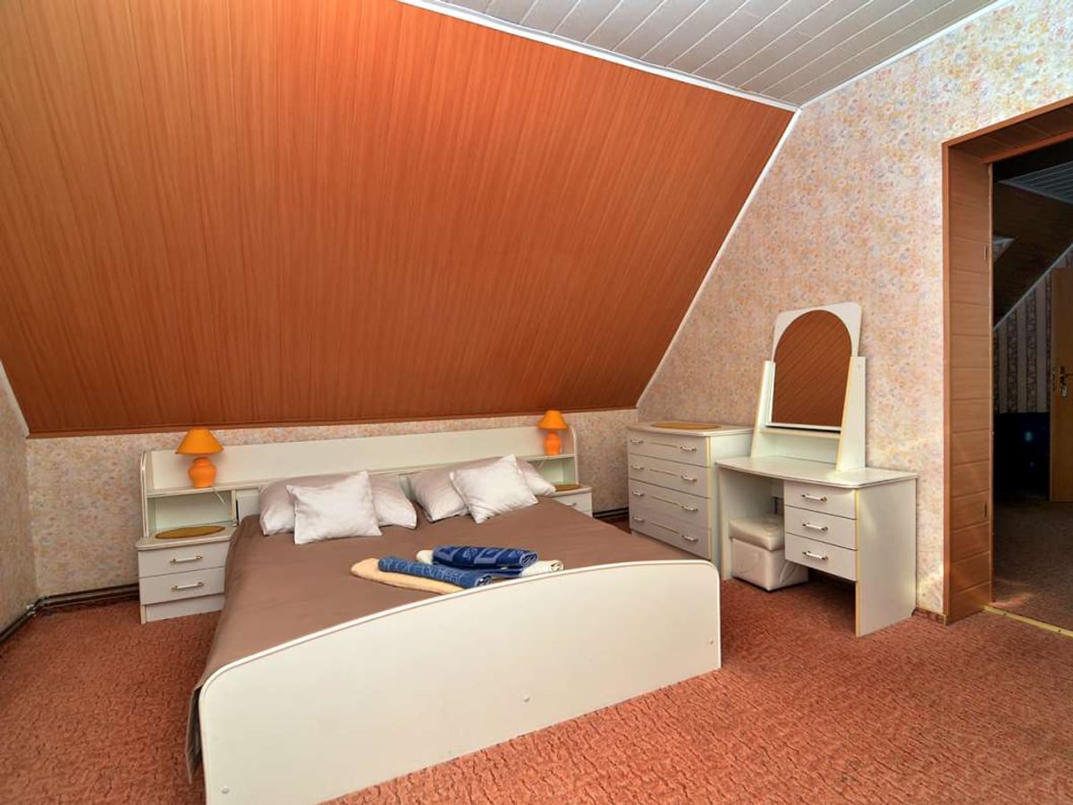 Sypialnia apartamentu w Polonii Rewal